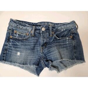 American Eagle AE Denim Shorts Women's 2, Low Rise Cut-off Medium Wash 2" Inseam